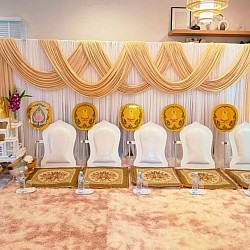 โทนขาวครีม