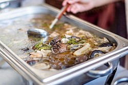 ซี่โครงหมูตุ๋นเยื่อไผ่เห็ดหอม